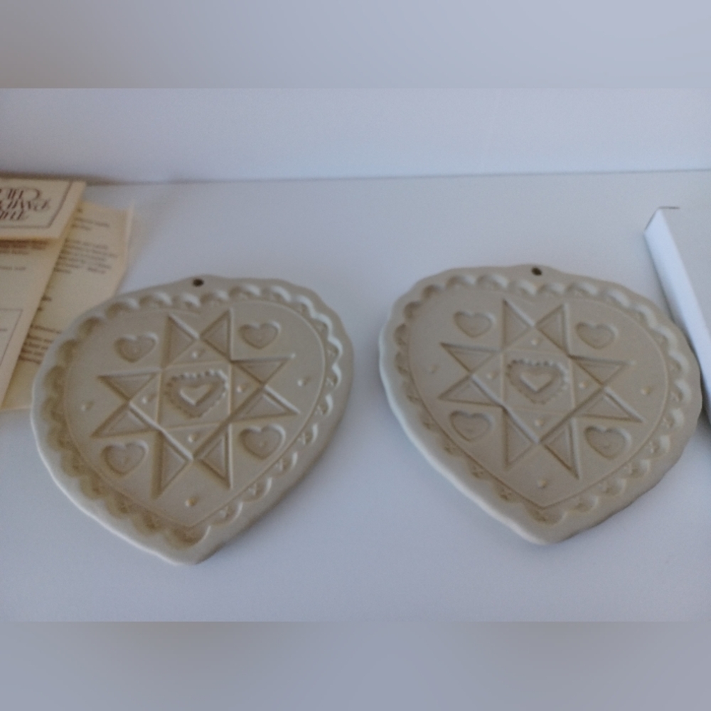 Vintage Two Round Up From The Heart Homespun Heart Pampered Chef Cookie Cutters
